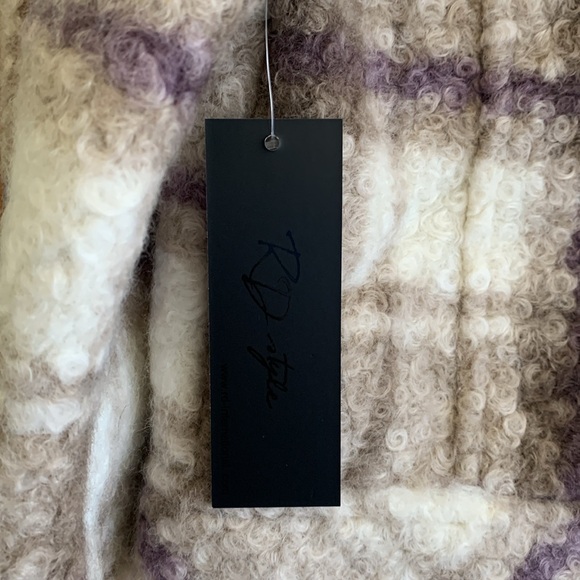 RD Style brand NWT. Shacket, size S crop style. Cream, purple and taupe. - Picture 3 of 5